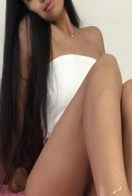 Lokkende Elina Escort Borgen